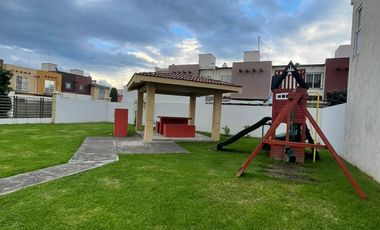 VENTA DE CASA AMPLIA EN FRACC. VILLA TOSCANA, TOLUCA