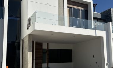 ESPECTACULAR CASA EN VENTA EN MAZATLAN SECTOR CERRITOS (ALTABRISA RESIDENCIAL) 4 RECAMARAS, A SOLO 800 MTS DEL MAR, PRIVADA CON ALBERCA Y GYM