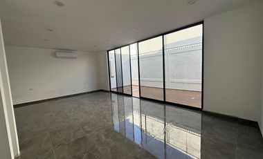 ESPECTACULAR CASA EN VENTA EN MAZATLAN SECTOR CERRITOS (ALTABRISA RESIDENCIAL) 4 RECAMARAS, A SOLO 800 MTS DEL MAR, PRIVADA CON ALBERCA Y GYM