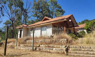 Leon Propiedades vende parcela con 3 casas en condominio, sector Los Naranjos, Curacaví. (con posibilidad de crédito Directo)