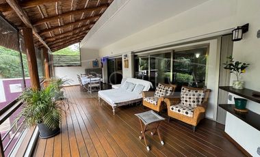 “Tu Hogar y Negocio Frente a la Laguna Bojórquez en el corazón de la espectacular Zona Hotelera de Cancún”