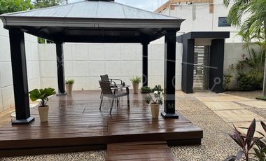 “Tu Hogar y Negocio Frente a la Laguna Bojórquez en el corazón de la espectacular Zona Hotelera de Cancún”