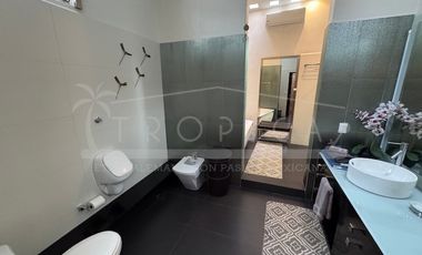 “Tu Hogar y Negocio Frente a la Laguna Bojórquez en el corazón de la espectacular Zona Hotelera de Cancún”