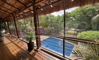 “Tu Hogar y Negocio Frente a la Laguna Bojórquez en el corazón de la espectacular Zona Hotelera de Cancún”