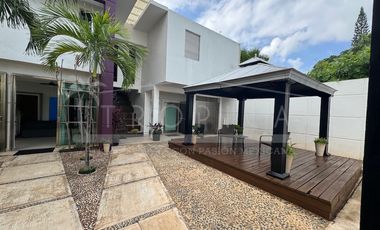 “Tu Hogar y Negocio Frente a la Laguna Bojórquez en el corazón de la espectacular Zona Hotelera de Cancún”