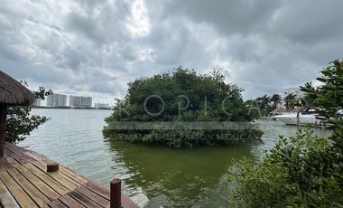 “Tu Hogar y Negocio Frente a la Laguna Bojórquez en el corazón de la espectacular Zona Hotelera de Cancún”
