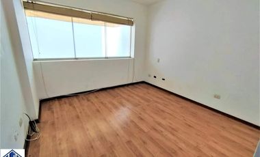 ALQUILO DEPARTAMENTO EN MIRAFLORES LIMITE CON SAN ISIDRO - PRIMER PISO CON TERRAZA
