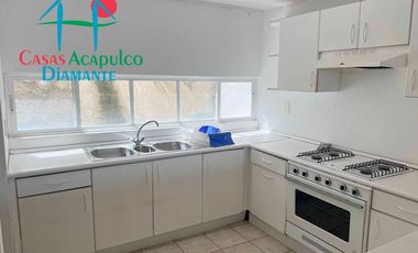 Departamento en venta, terraza con vista parcial a la bahía de Acapulco