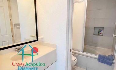 Departamento en venta, terraza con vista parcial a la bahía de Acapulco