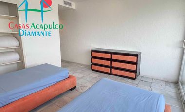 Departamento en venta, terraza con vista parcial a la bahía de Acapulco