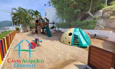 Departamento en venta, terraza con vista parcial a la bahía de Acapulco