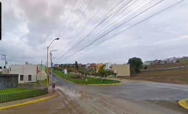 Casa en Fraccionamiento Ubicada en Colonia Cerro de La Reyna con 3 Recamaras y 147m2 a unos minutos de la Unidad Deportiva Cerros del Padre.