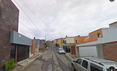 Casa ubicada en colonia Colinas Del Padre con 3 Recamaras y 145m2 entre Av. Sierra Nevada y Av. Cerro del Padre.