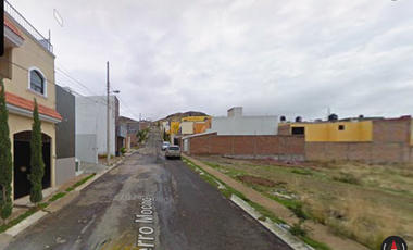 Casa ubicada en colonia Colinas Del Padre con 3 Recamaras y 145m2 entre Av. Sierra Nevada y Av. Cerro del Padre.