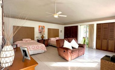 CASA EN VENTA CON MUELLE – Isla Dorada, Cancún