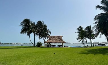 CASA EN VENTA CON MUELLE – Isla Dorada, Cancún