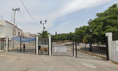 Casa con cesión de  derechos ya para escriturar a su nombre