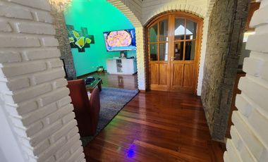 Espectacular casa de categoria  con pileta climatizada cerca de la mejor playa de Madryn