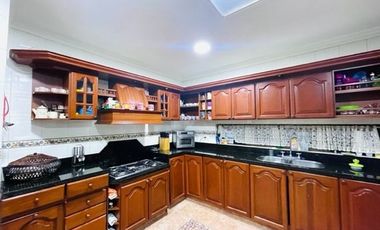 VENDO CASA SAN JOSE DE BAVARIA 250 M2 - LOTE 418 M2