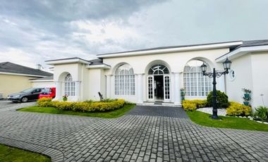 VENDO CASA SAN JOSE DE BAVARIA 250 M2 - LOTE 418 M2