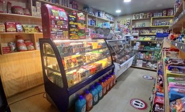 SE VENDE CASA EN SECTOR MIRASUR CON LOCAL COMERCIAL