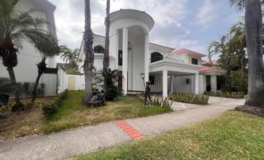 EN VENTA CASA EN URBANIZACIÓN PALMAR DEL RÍO VÍA A SAMBORONDON KM 4