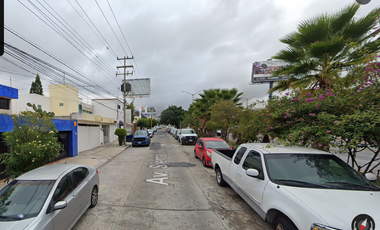 Casa ubicada en colonia Lomas de San Luis 2da Sección, con 4 recamaras y 281m2, entre Av. Sierra Leona y Anillo Periférico.