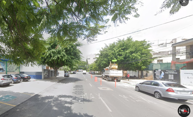 Local ubicado en colonia Arcos Vallarta con 631m2, a unos minutos de la glorieta la Minerva.