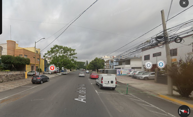 Local ubicado en colonia Arcos Vallarta con 631m2, a unos minutos de la glorieta la Minerva.