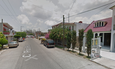 Casa en remate con acabados de calidad a precio de oportunidad. C. Poza Rica 115, Las Palmas, 93230 Poza Rica De Hidalgo, Ver., México