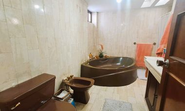 ¡Oportunidad Exclusiva! Venta de Linda y Exclusiva Casa con Jardín en Surco