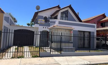 ¡OPORTUNIDAD UNICA ¡ VENDO CASA  DE 4 HABITACIONES Y 2 BAÑOS, SECTOR TRANQUILO, LA SERENA
