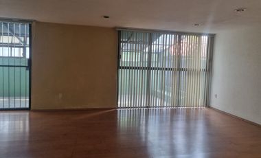 Casa en Venta en  Ciudad Satélite, Naucalpan