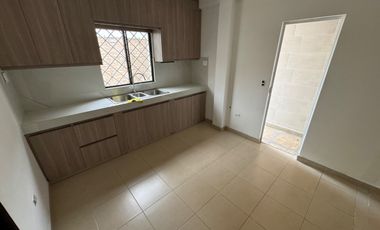 En alquiler casa de 3 dormitorios en Urb.villa club, etapa Floral. (TH)