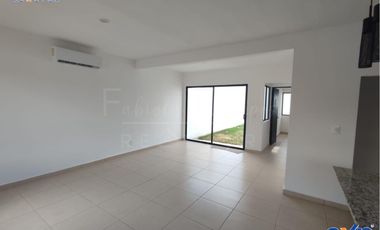 Casa de 2 pisos y 2 recámaras en venta en Conkal Yucatan - Entrega inmediata - ACEPTAMOS INFONAVIT