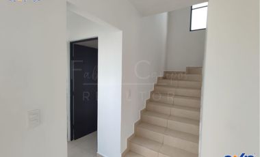 Casa de 2 pisos y 2 recámaras en venta en Conkal Yucatan - Entrega inmediata - ACEPTAMOS INFONAVIT