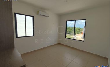 Casa de 2 pisos y 2 recámaras en venta en Conkal Yucatan - Entrega inmediata - ACEPTAMOS INFONAVIT