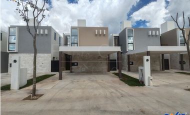 Casa de 3 recámaras en venta, en Privada Residencial con amenidades en Conkal, Yucatán - Entrega diciembre 2024