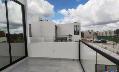 Casa de 3 recámaras en venta, en Privada Residencial con amenidades en Conkal, Yucatán - Entrega diciembre 2024