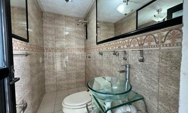 Bodega comercial de 354 metros - 5 de Febrero, VENTA