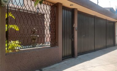 Casa en venta en jatdines de Santa Mónica, Tlalnepantla