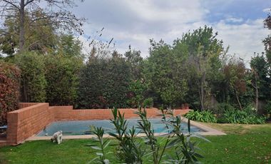 Gran casa 6 dormitorios lindo jardín 