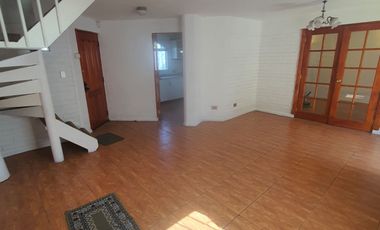 Venta De Casa De 3 Pisos En Pudahuel