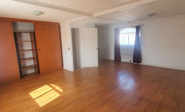 Venta De Casa De 3 Pisos En Pudahuel