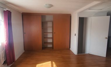 Venta De Casa De 3 Pisos En Pudahuel