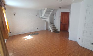 Venta De Casa De 3 Pisos En Pudahuel