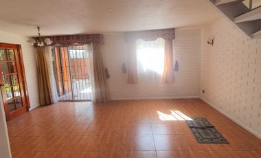 Venta De Casa De 3 Pisos En Pudahuel