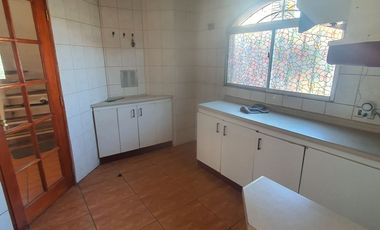 Venta De Casa De 3 Pisos En Pudahuel
