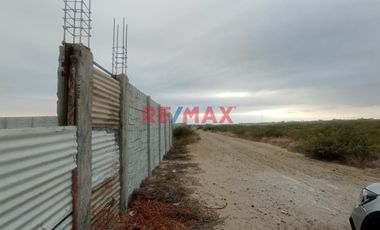 Venta De Terreno Con Cerco Prefabricado De Concreto En Urb.Vista Alegre. ID:1117435