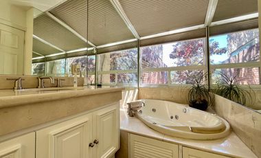 VIVE EN LOMAS DE VISTA HERMOSA CON UNA VISTA DE ENSUEÑO!